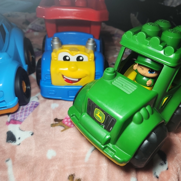 Mega Blok Colorful Toy Car Set for Kids 4 Vehicals! - Picture 2 of 16